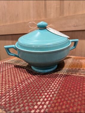 Vernon Kilns Early California Turquoise Soup Tureen